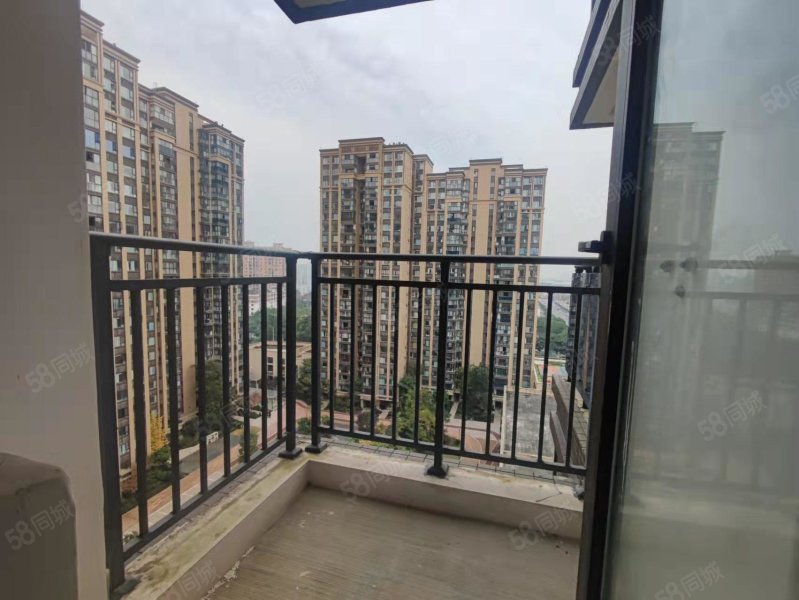 翡翠湾书院3室2厅2卫105.83㎡南北103.8万