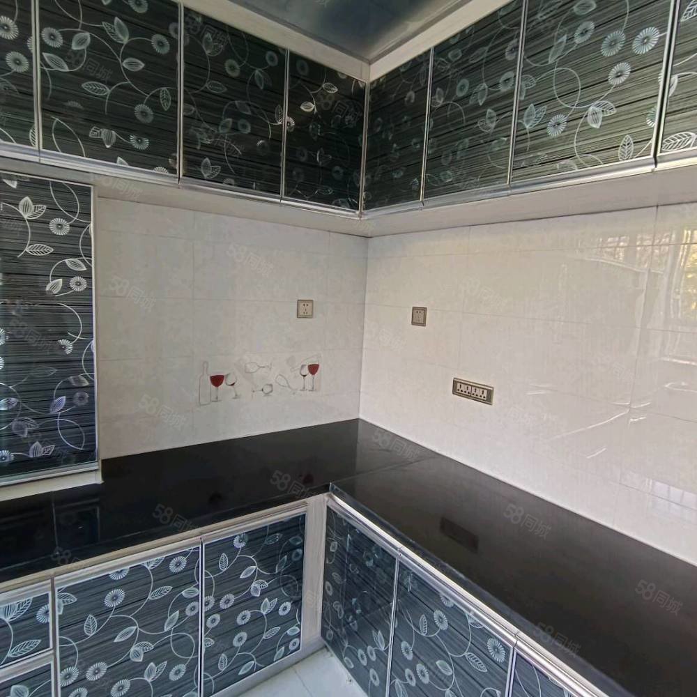 东苑明珠园3室2厅1卫124㎡南北65万