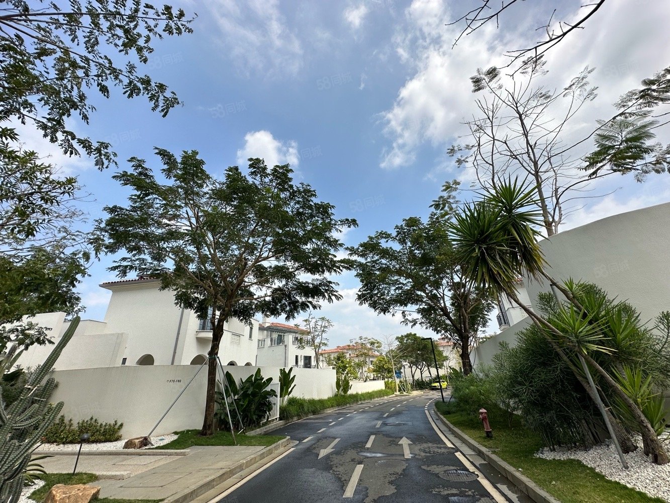 西班牙风格独栋别墅带花园,房子新没住过,阿那亚三亚-三亚58同城