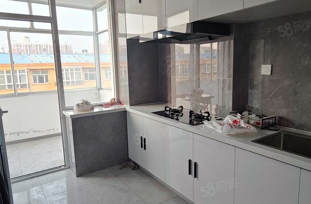 龙江新苑3室1厅95.14㎡18.5万二手房图片