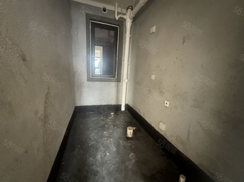 腾飞华豫樽3室2厅2卫114㎡南北70万
