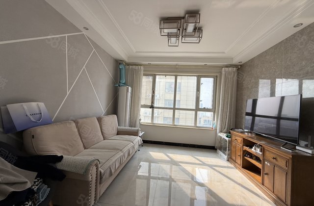 人民公园 边户 南北通透 中央丽都 大润发 东昌路 中央帝景