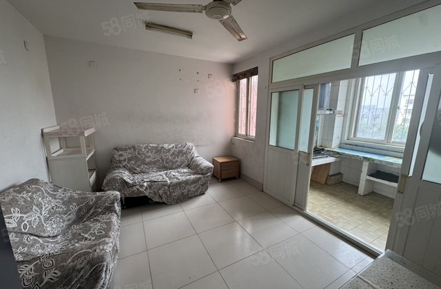 东昌中学！标准大三室，步梯五楼，盛泽小区。看房方便，小区肃静