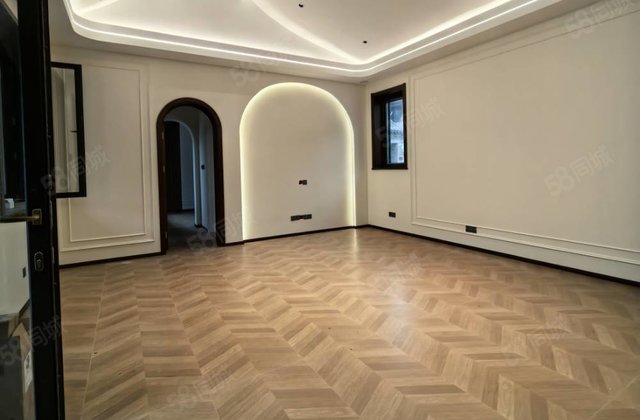 古楼新出传世四合院豪华装修  一套