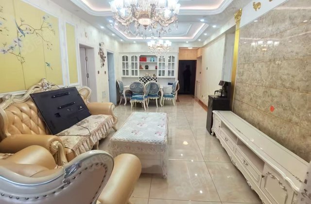 送40万的全屋定制 昌润莲城 三室两卫 免大税 带储藏室