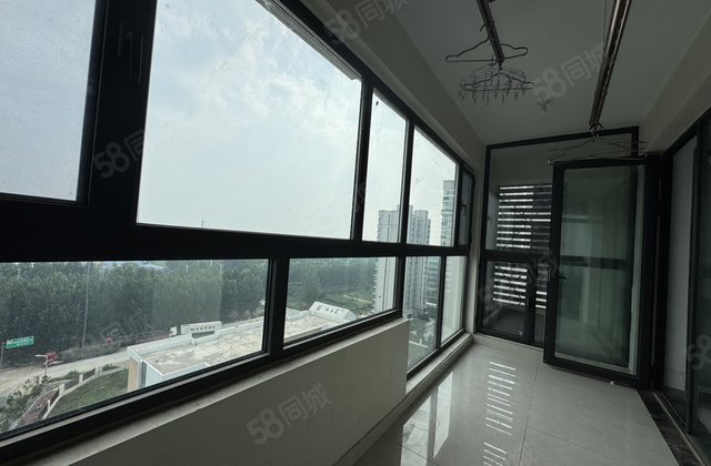 民生带车位储藏室，看房方便