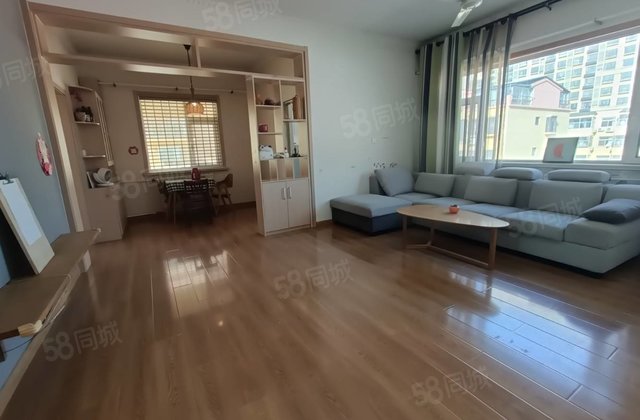 三人民医院 海润公园 精装三室向阳 停车方便 拎包入住 双气