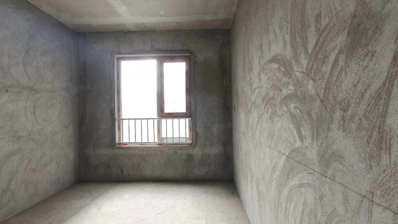 国瑞文旅城3室2厅2卫79.42㎡西南39.8万