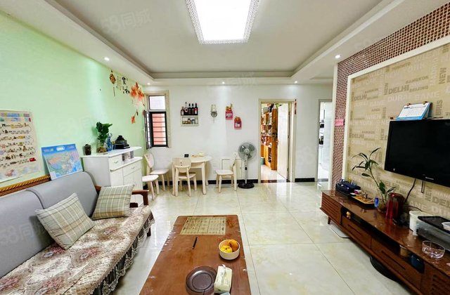 新东方龙湾二期 电梯洋房 三室一厅 带储