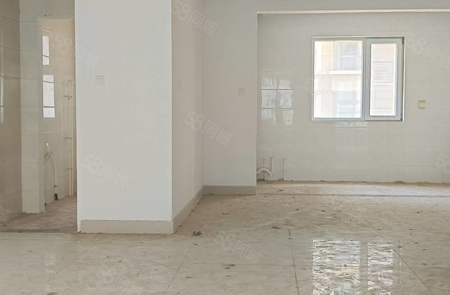 南湖御景新房未入住交通便捷 南北通透 次新小区，