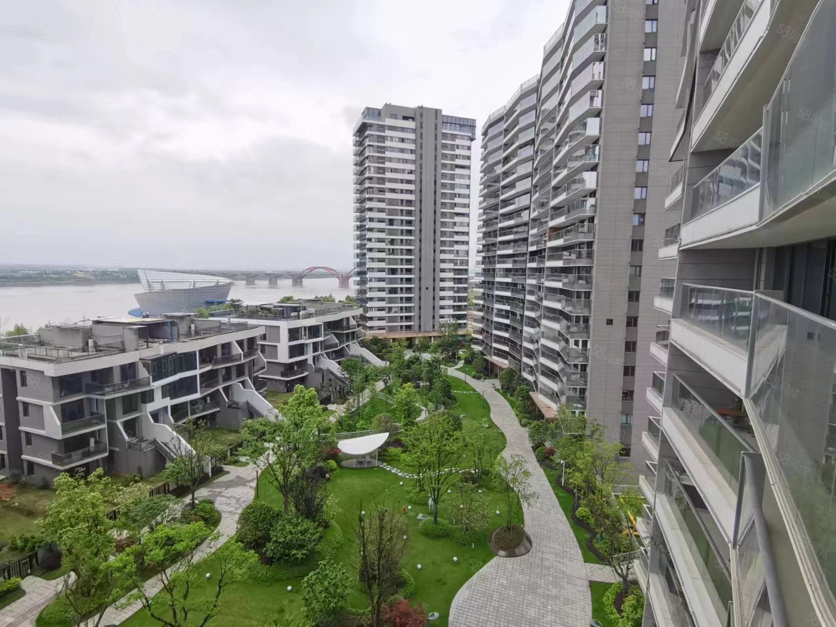 珠江颐德公馆4房3卫.精装修,拎包入住,一线江景大平层