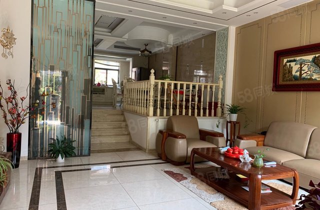 龙泊湾旁丨金鹰平墅丨大平层丨聚龙湖尽收眼底丨 楼层丨满二年