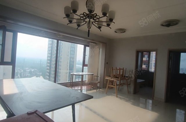 精装修，边户127平，50万左右。