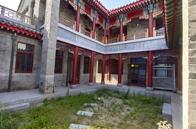 光岳府别墅，离湖边近，居住密度低  环境好的三合院大别墅