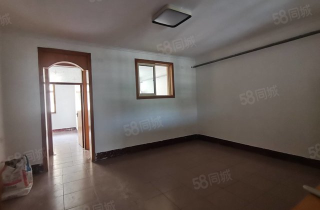 出门即 东昌中学 兴华路   五星百货  正规三居室