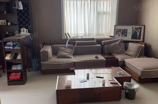 豪华精装 购物方便 交通便利 高楼层视野无遮挡 诚意出