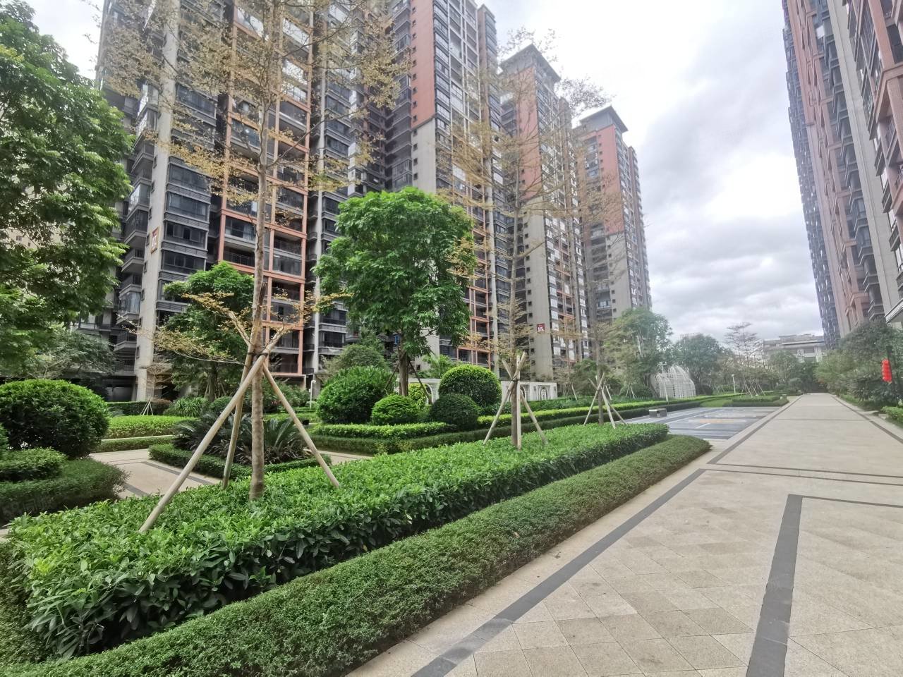 城建公园壹号4室2厅2卫118㎡南北65万