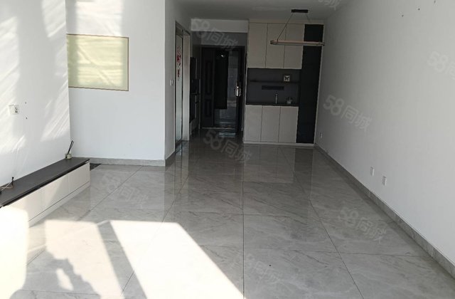 万达附近，带车位地下室，双阳台，江山印，铁头云玺，信合花苑