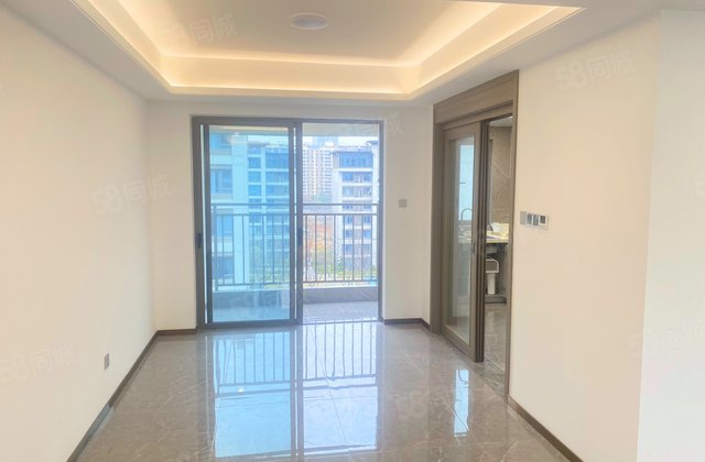 弘阳阳光城天宸府4室2厅151.2㎡182万二手房图片