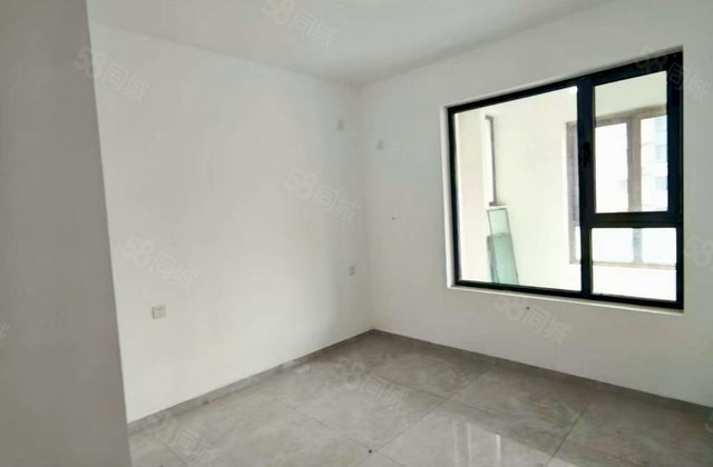 24年新房 理想城 南区 三叶草户型 带车储 房东急售 未住