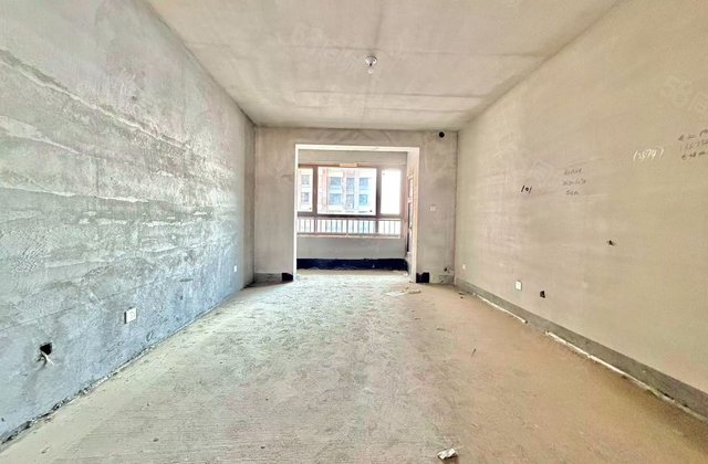 朝阳首府3室2厅137.35㎡89万二手房图片