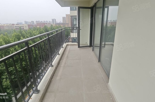 市中心 电梯洋房 精装四室 新房未住 带车位储藏室