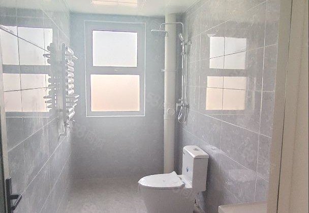 急售 万达 水城悦府  新房未住 车位地下室价格可谈