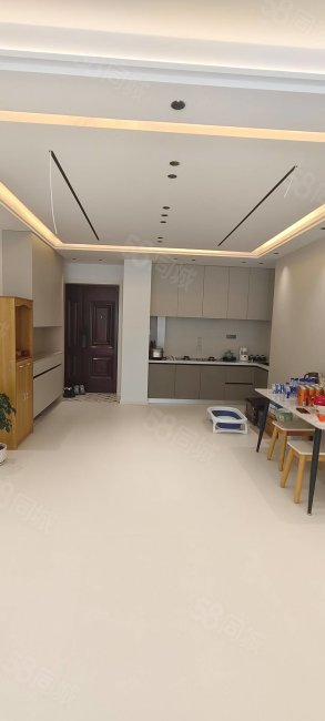金水湾3室1厅2卫130㎡南北82万