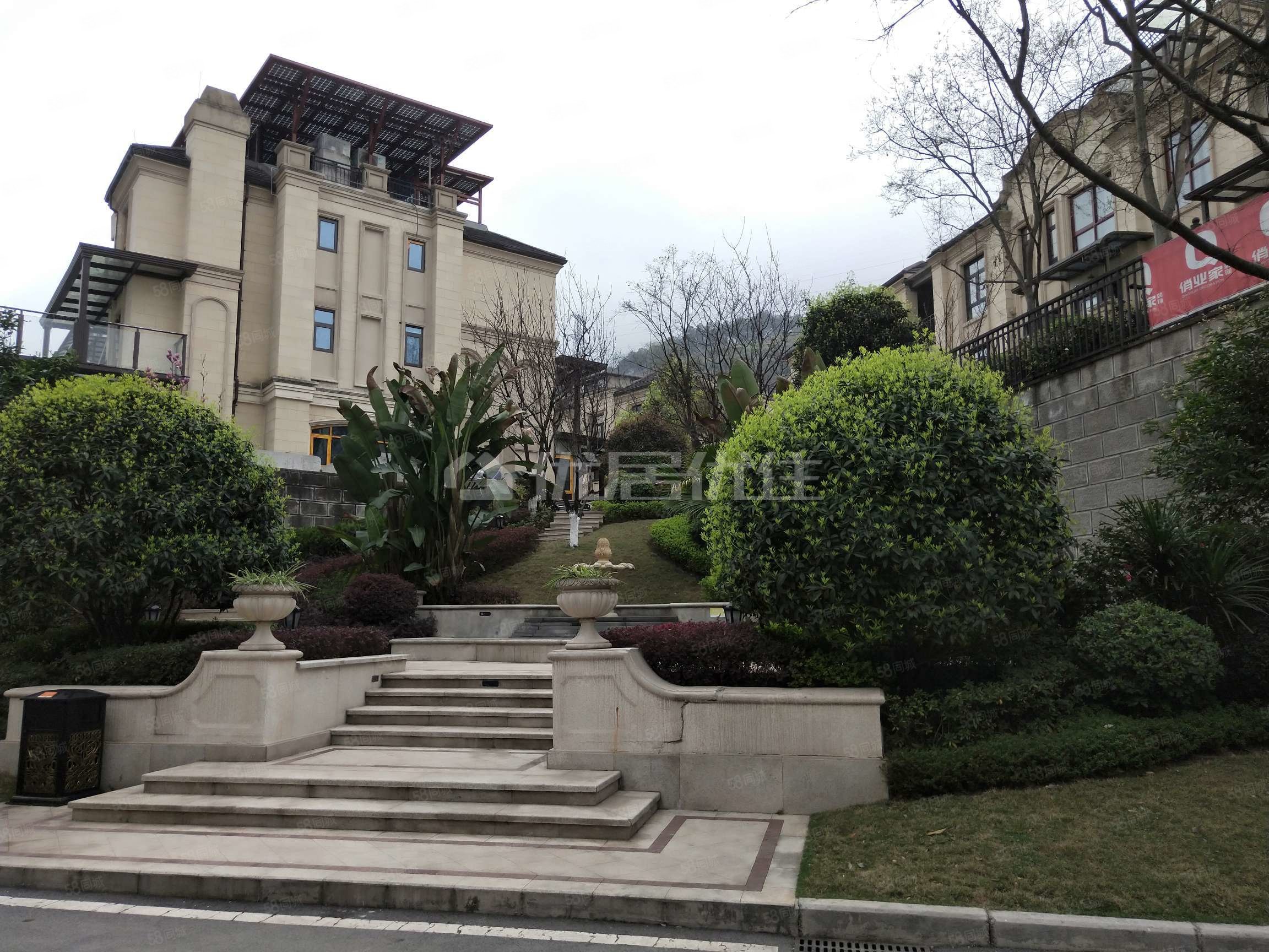 缙云山脚下大联排别墅