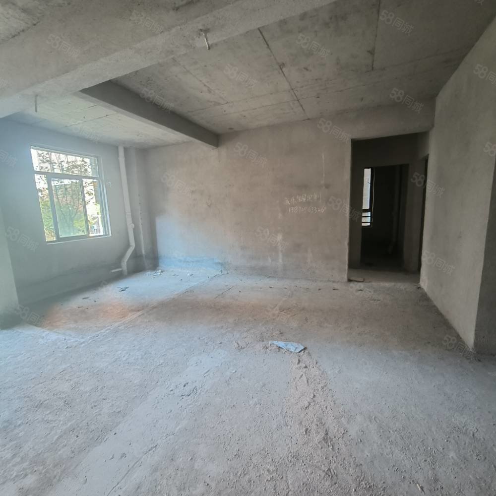 天御蓝湾7室2厅4卫126㎡南北140万