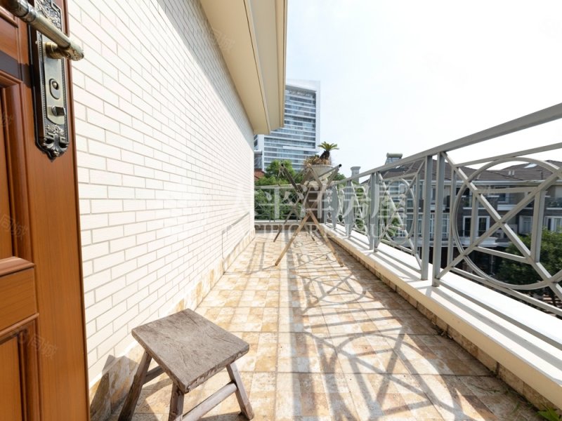 大华水岸蓝桥别墅近医院正规商品房临地铁小区绿化高