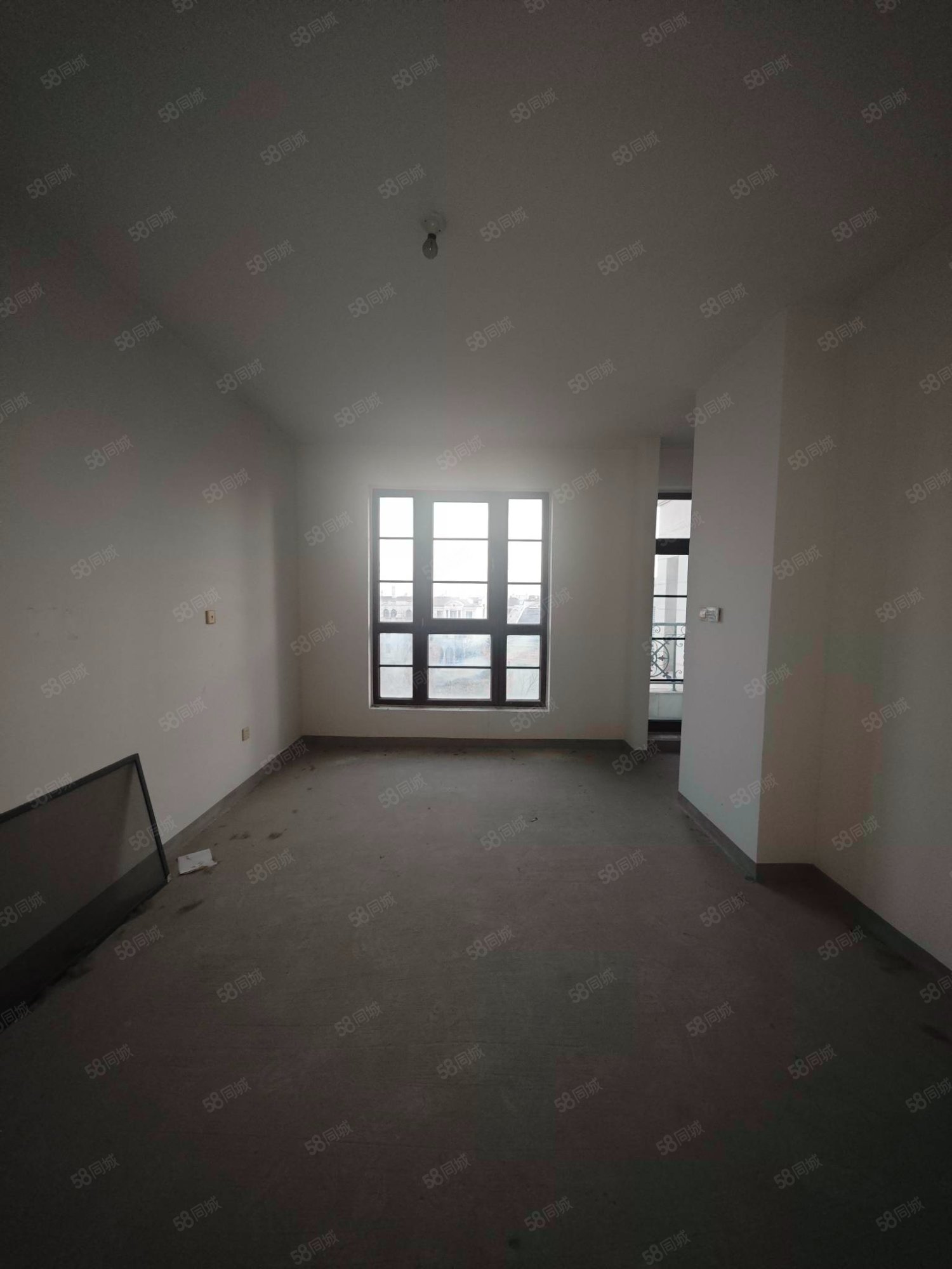 融創(chuàng)千章墅4室2廳3衛(wèi)256.09㎡南北970萬