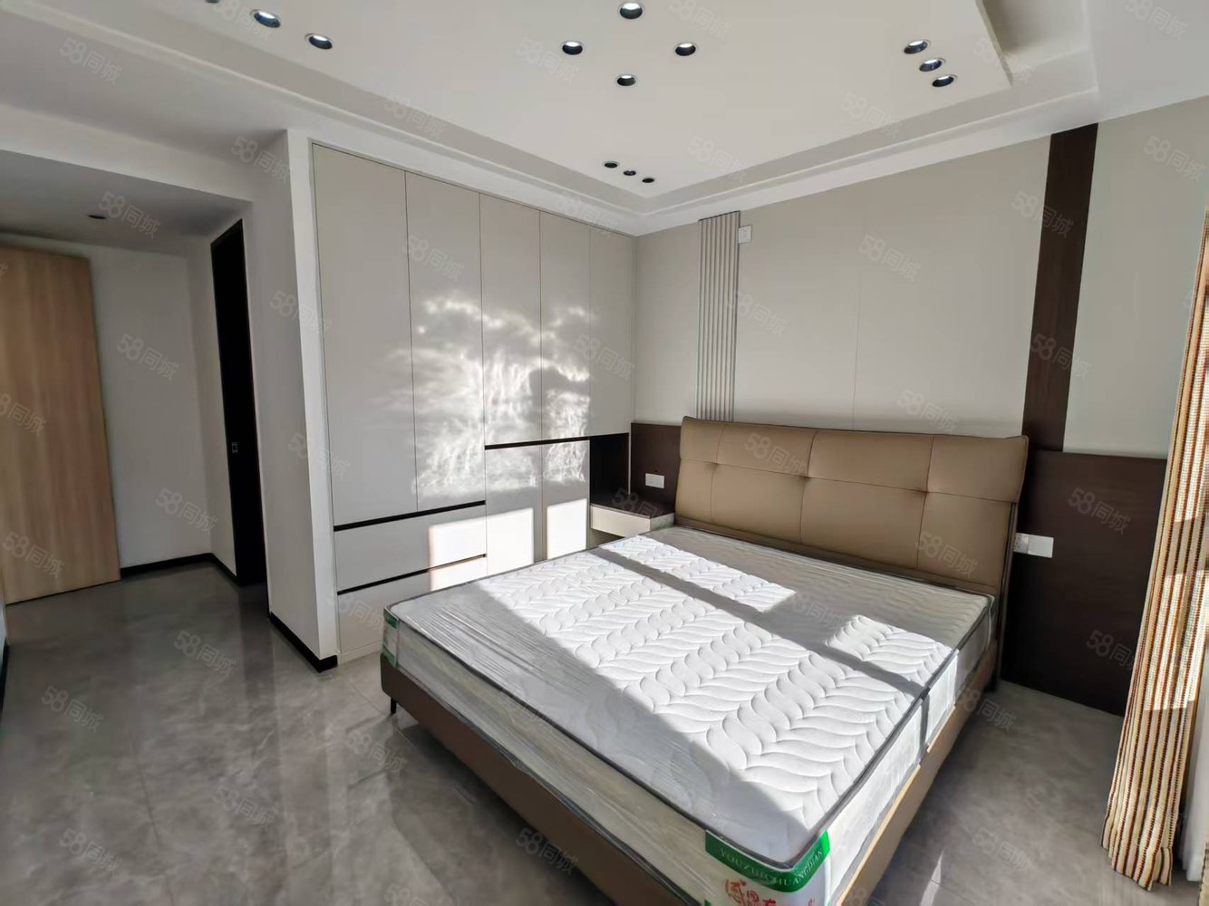 绿地斐勒公馆2室2厅2卫120㎡南北79万