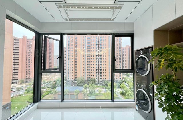 冠城大通蓝郡梅苑3室2厅89㎡76万二手房图片