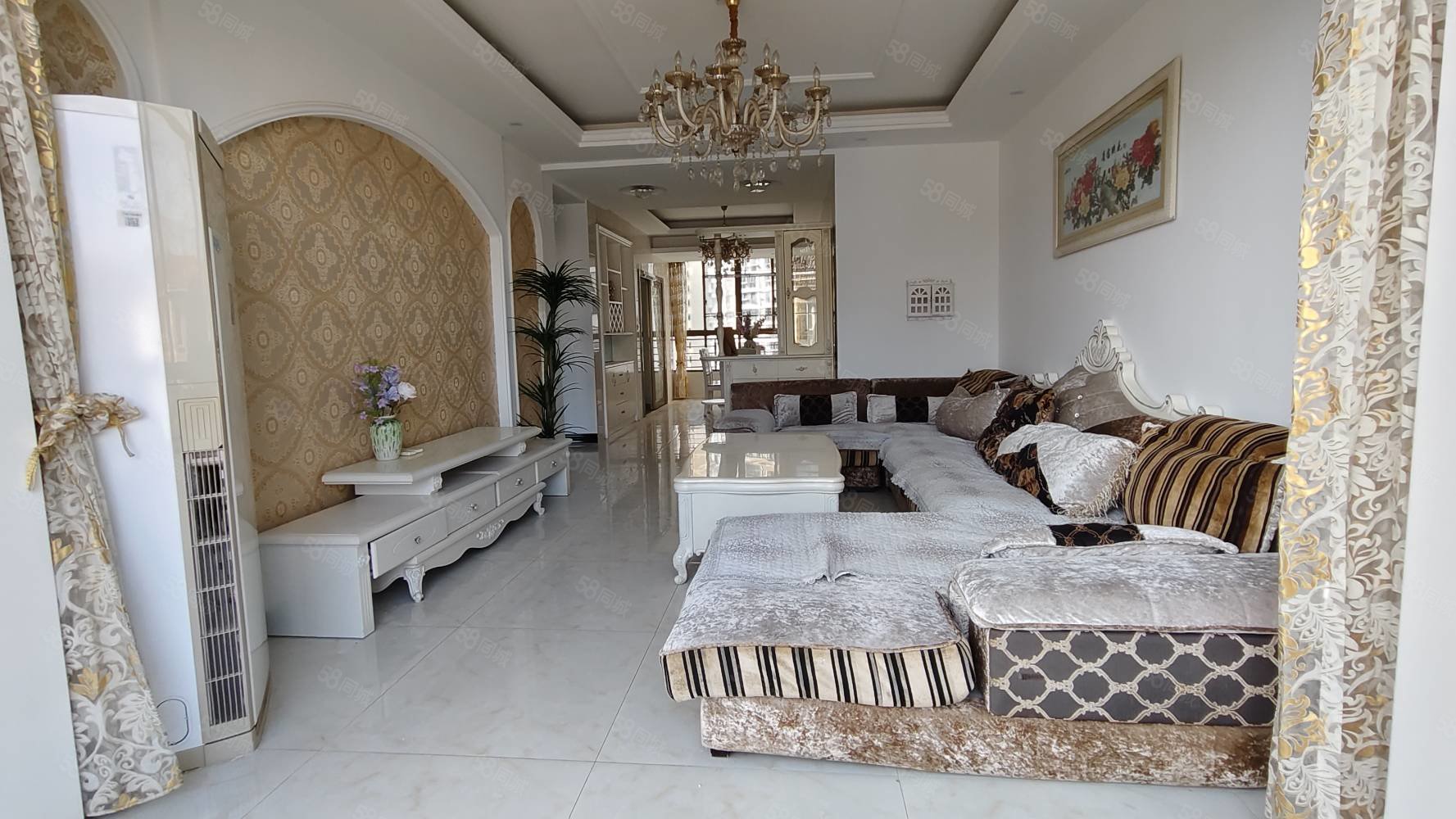 地中海风情7室2厅3卫102.3㎡南北60万