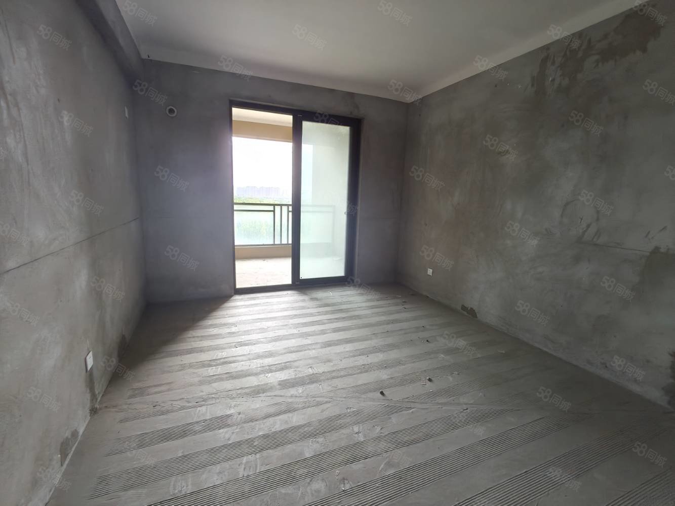 逍遥绿苑3室2厅2卫128㎡南北55.8万