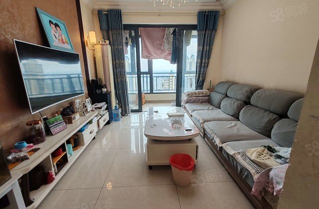 文轩本部，恒大名都，精装修两室两厅一卫，有车位 户型方正