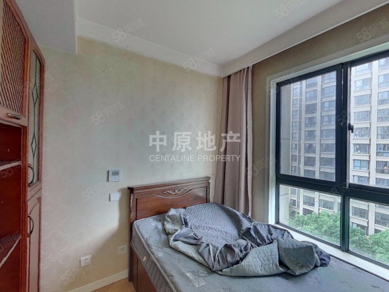 保利叶上海(一期公寓住宅)3室2厅1卫88.2㎡东390万