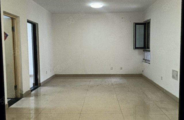 陈口小区 前排 方正三室两厅 视野开阔 单价只合六千多点