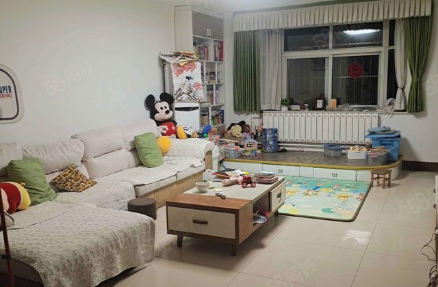 柳泉花园 正规商品房 带朝阳大车库中间楼层  户型