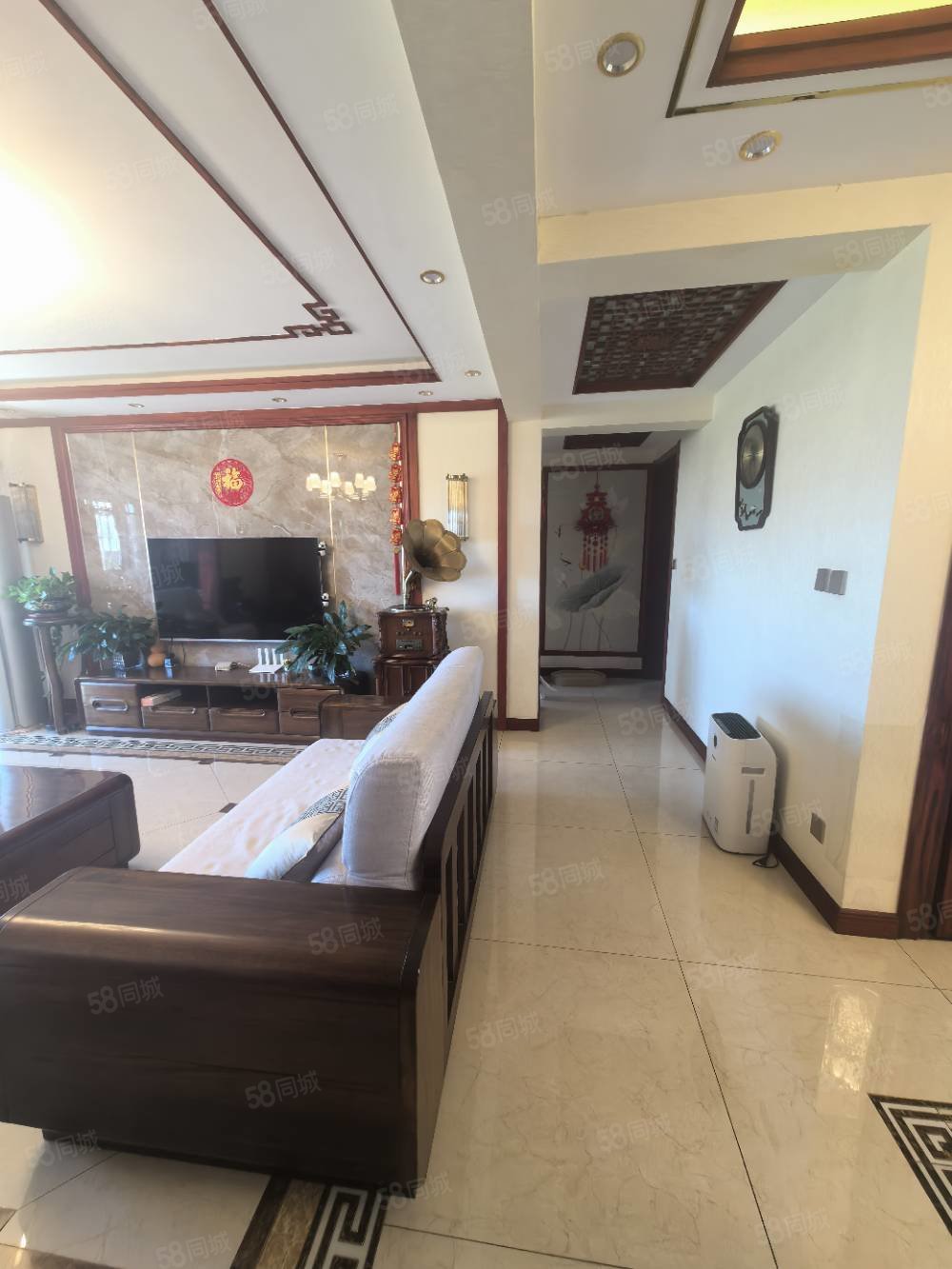 青湖铭城3室2厅2卫150㎡南北65万