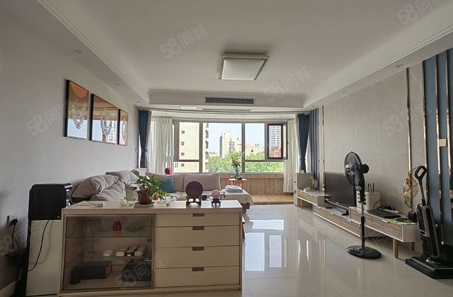 水城华府 精装修东边户四室两卫带车位和储 保证真实 中华御苑