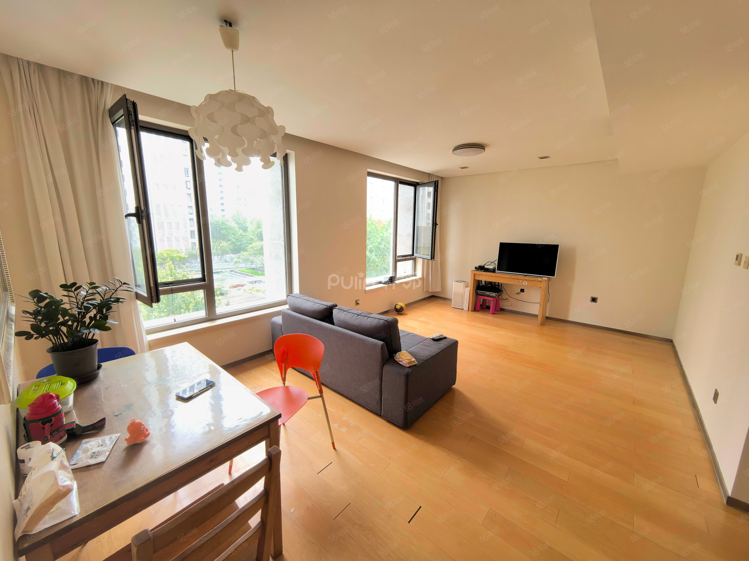 萬(wàn)科公園五號(hào)1室1廳1衛(wèi)91.87㎡南675萬(wàn)