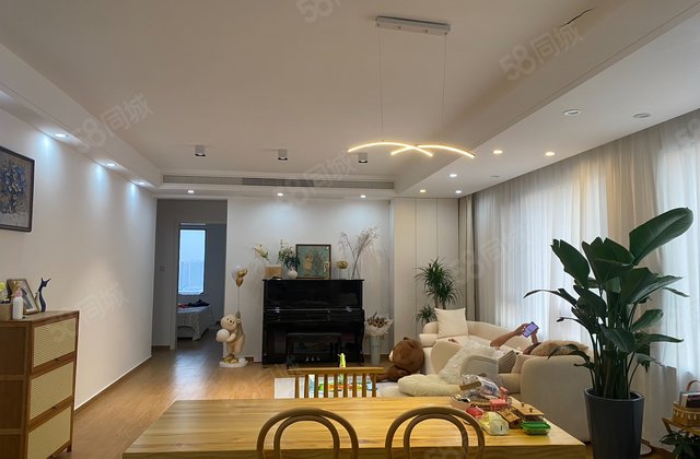 诚心出售！一线河景精装房 百合新城拎包入住送车位 开发区