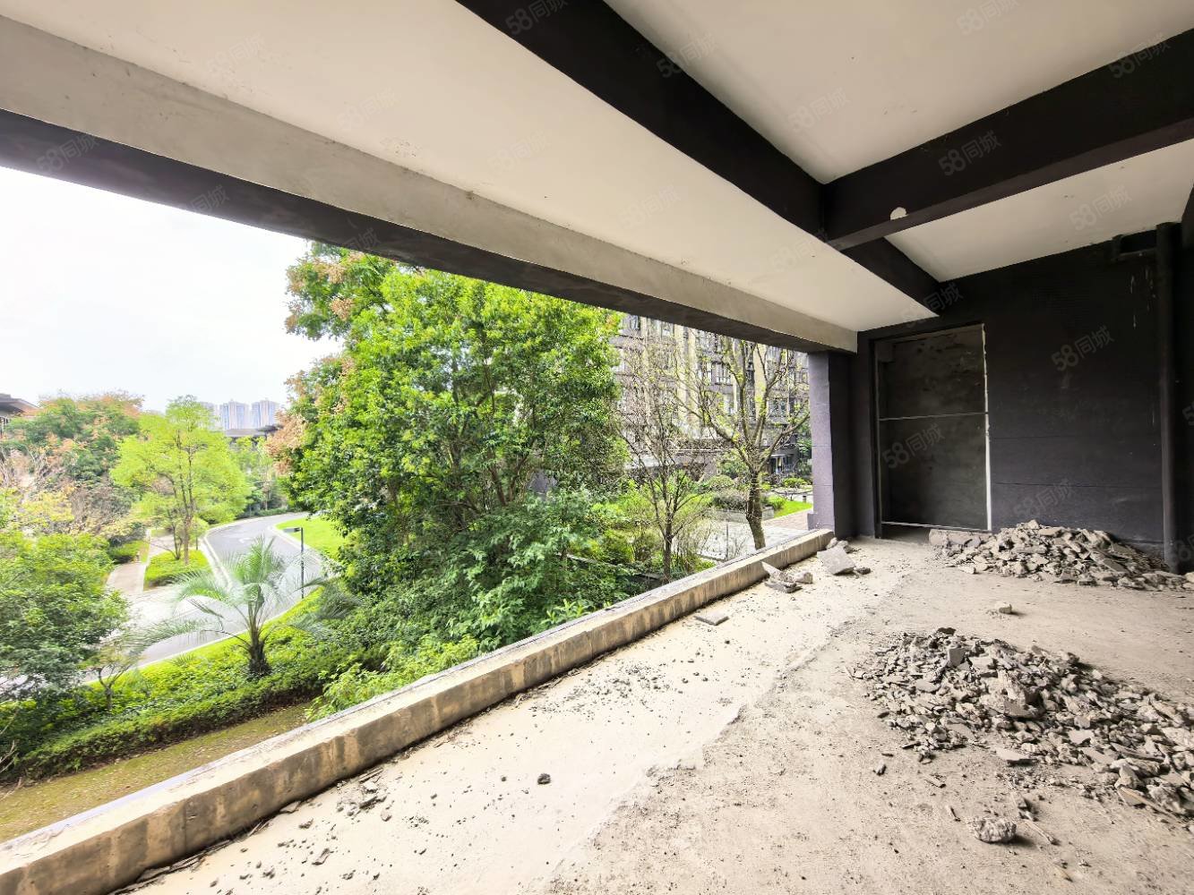 港中旅公元7室3厅2卫300㎡南北175万