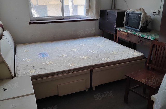 3室1厅1厨1卫1储藏室送家具送家具价格可议全款优惠房东直卖