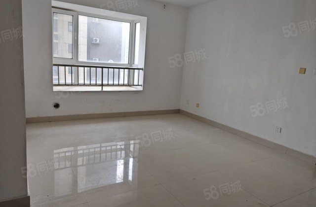 三室两厅两卫！！去文轩总校  ，电梯房