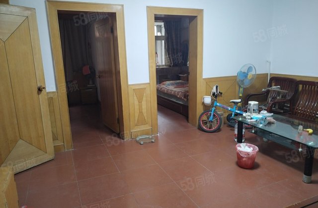 真实在售，公园附近恒新小区 东昌书  一楼带大院子