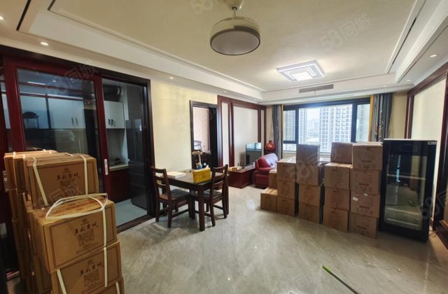 一梯一户三叶草户型，精装修双卫，带车储，东昌东外国语