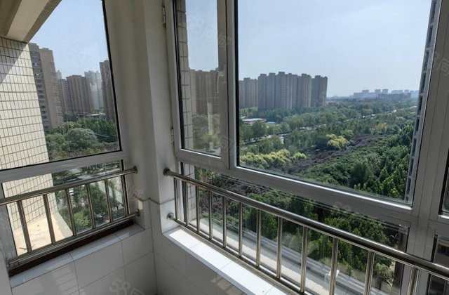 金柱海德公园 二中附近东边户，采光好